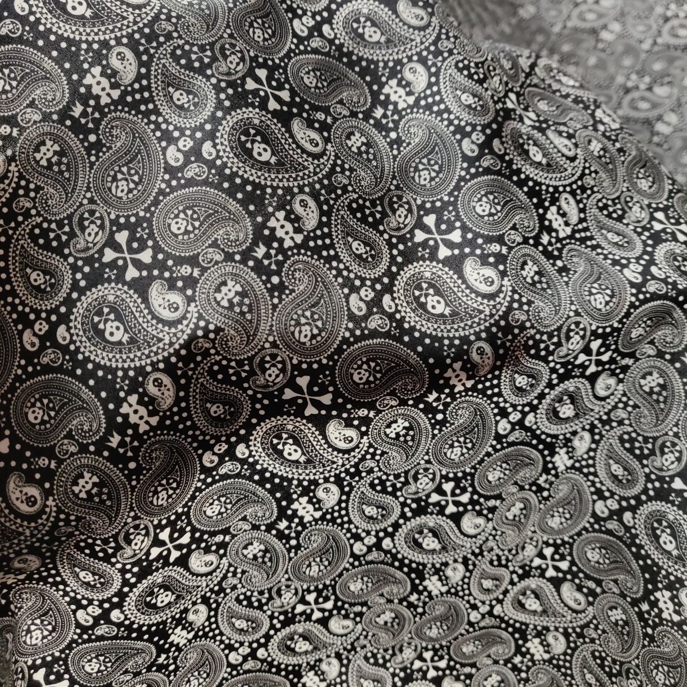 Tessuti: Ital. Designer Baumwolle Elastan 1.65x1.50m Paisley Skull – Nuovo (secondo la descrizione) da Lufingen venduto da Voyager7 4