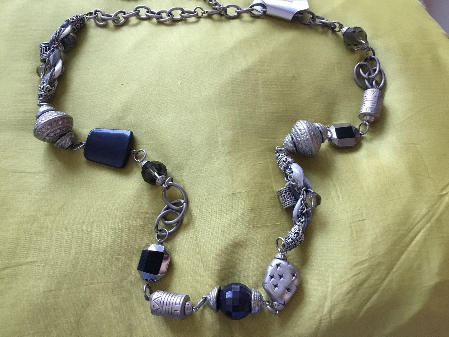 Ketten: Collier long métal argenté style ethno – Neu und originalverpackt aus Le Landeron von nic_8hd5