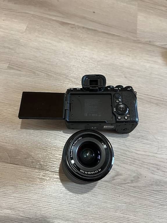 Fotocamera: Sony Alpha 7 IV mit 28-70mm Objektiv OSS  – Usato da Amriswil venduto da and_r5v9 1