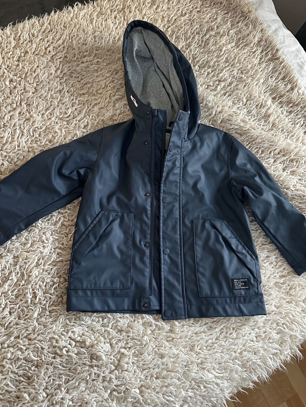 Zara Vestes: Regen Jaket 2/3 jahre 98cm – D'occasion à Rapperswil BE par aro_66tx