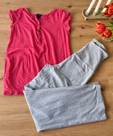 Ensemble grossesse : Pantalon gris et t-shirt rose