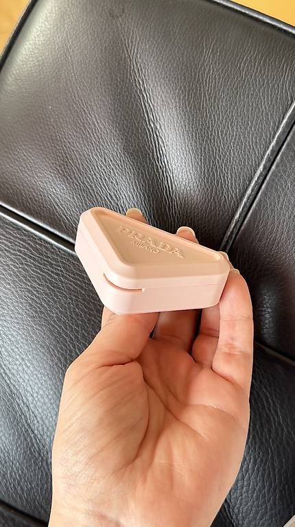Make-up: Prada Blush Farbe Tulip – Gebraucht aus Zürich von smi_57ql 3