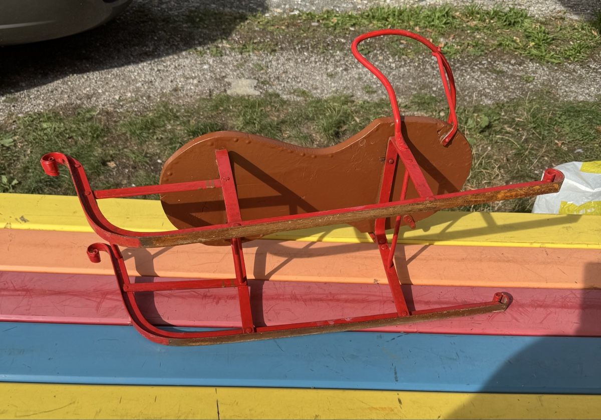 Slitta: Kinderschlitten rot mit Holzsitz  – Usato da Schlieren venduto da Freundlich02 5