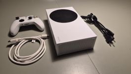 Spielkonsole Microsoft Xbox Series S weiss mit Zubehoer