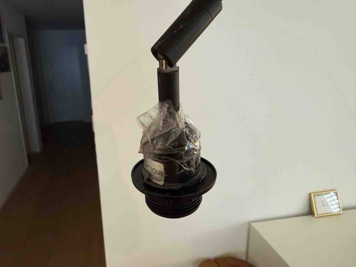 Lampen: Schwarze Bogenlampe mit Lampenschirm gebraucht – Gebraucht aus Boswil von ReyTiburon 1