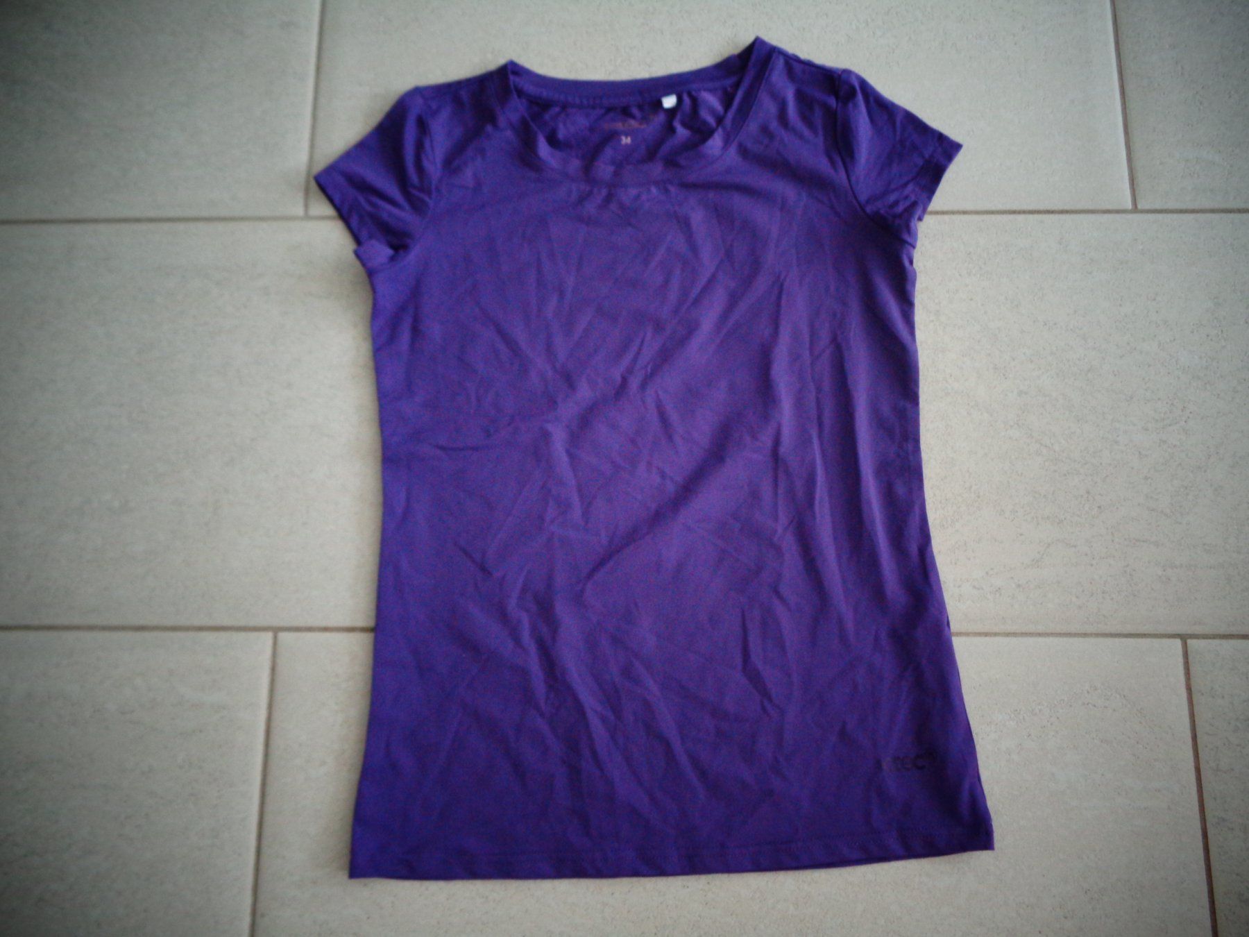 T-shirt: K-TEC T-SHIRT GR.34 – Usato da Rotkreuz venduto da Samballi