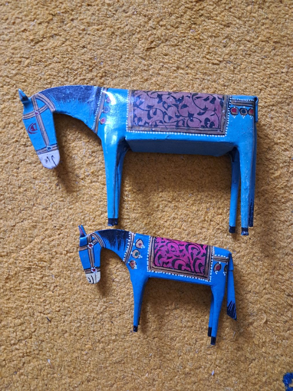 Statuette: Paire de chevaux en métal – Usato da La Roche FR venduto da seashellfan