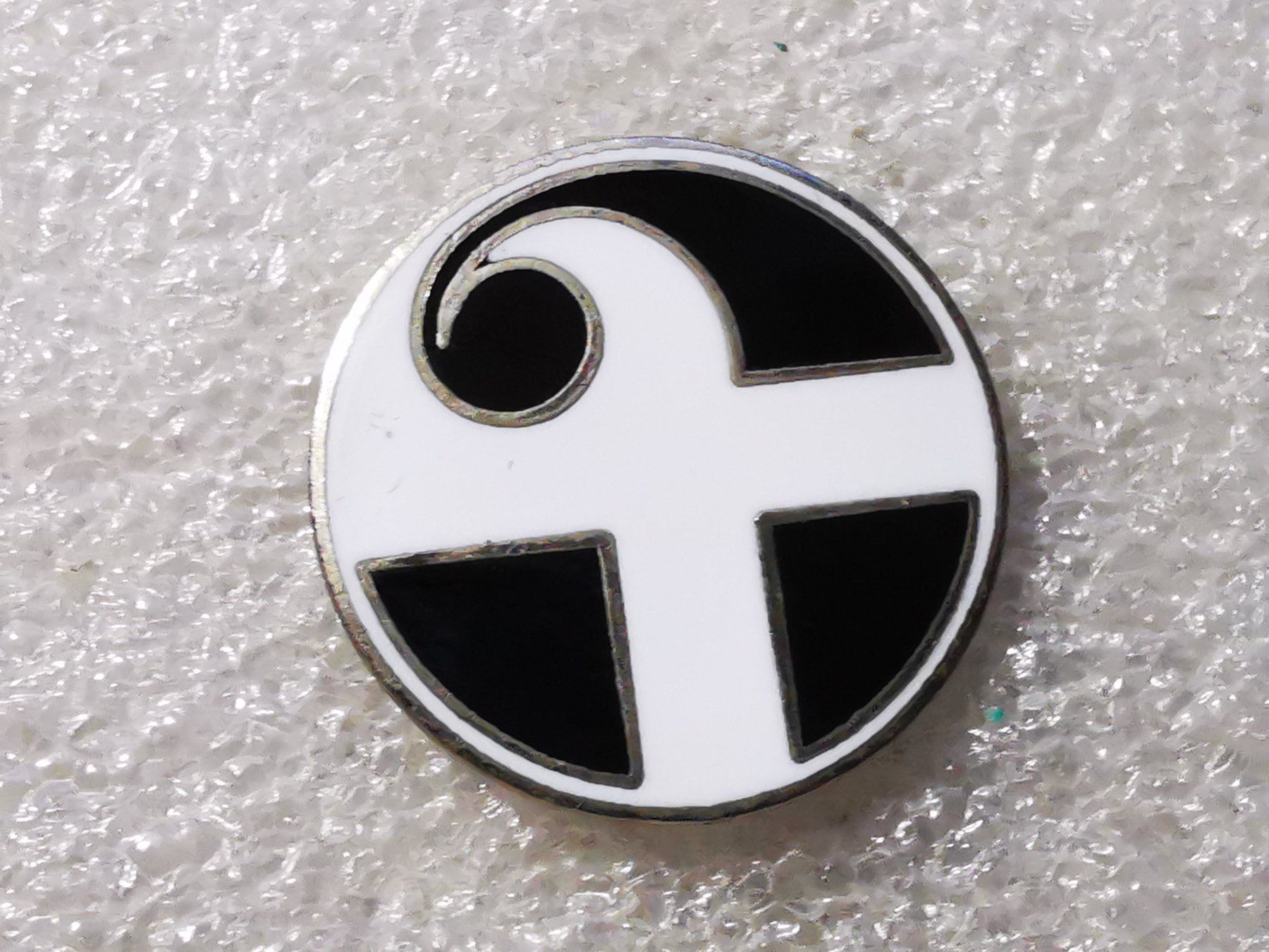 Placchette & Badge: Ansteckpin 145: – Usato da Oppligen venduto da Pin-Fall-Shop