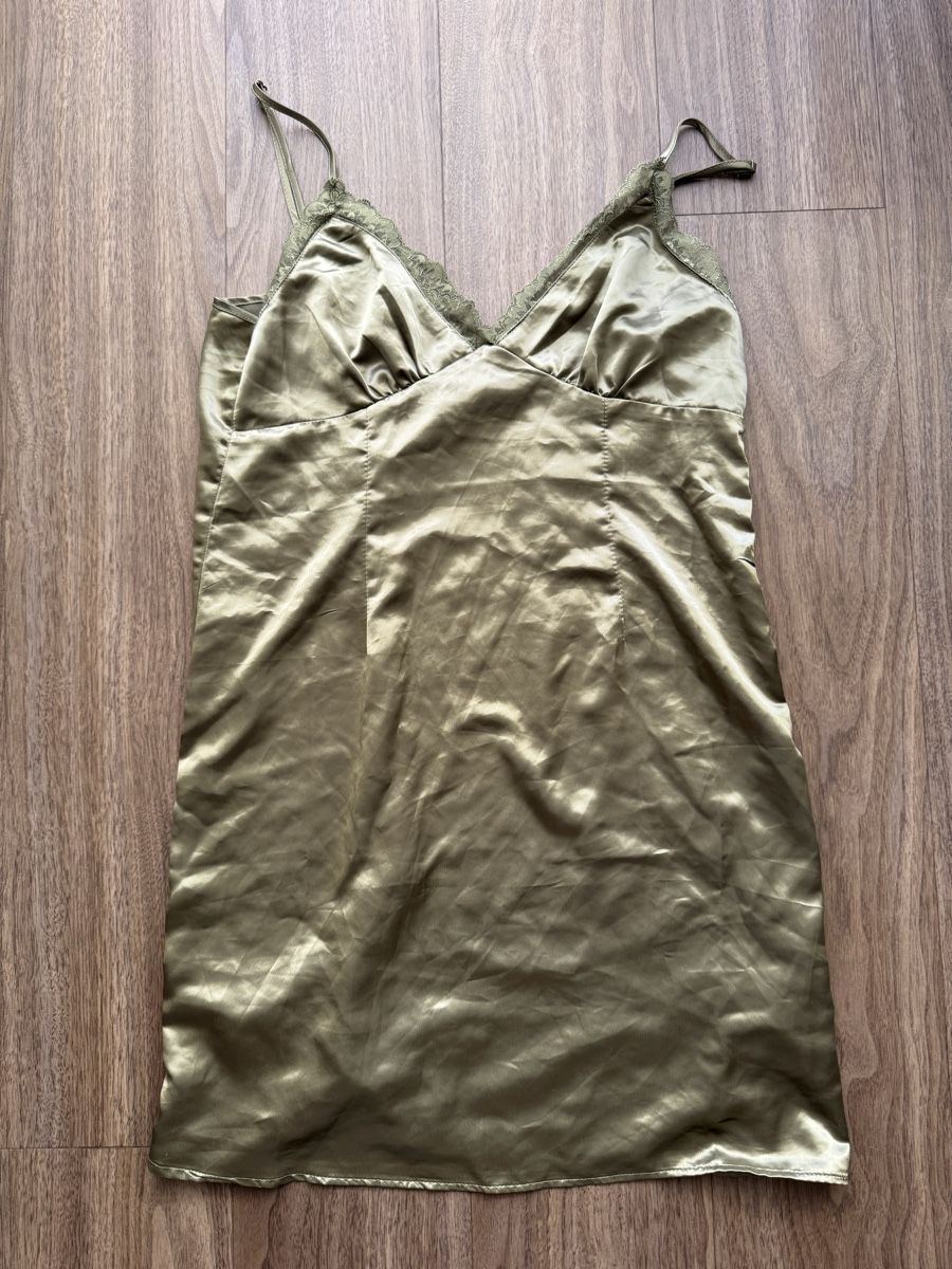 H&M Vestiti: GREEN SILK DRESS💚 – Usato da Dietikon venduto da athiinax