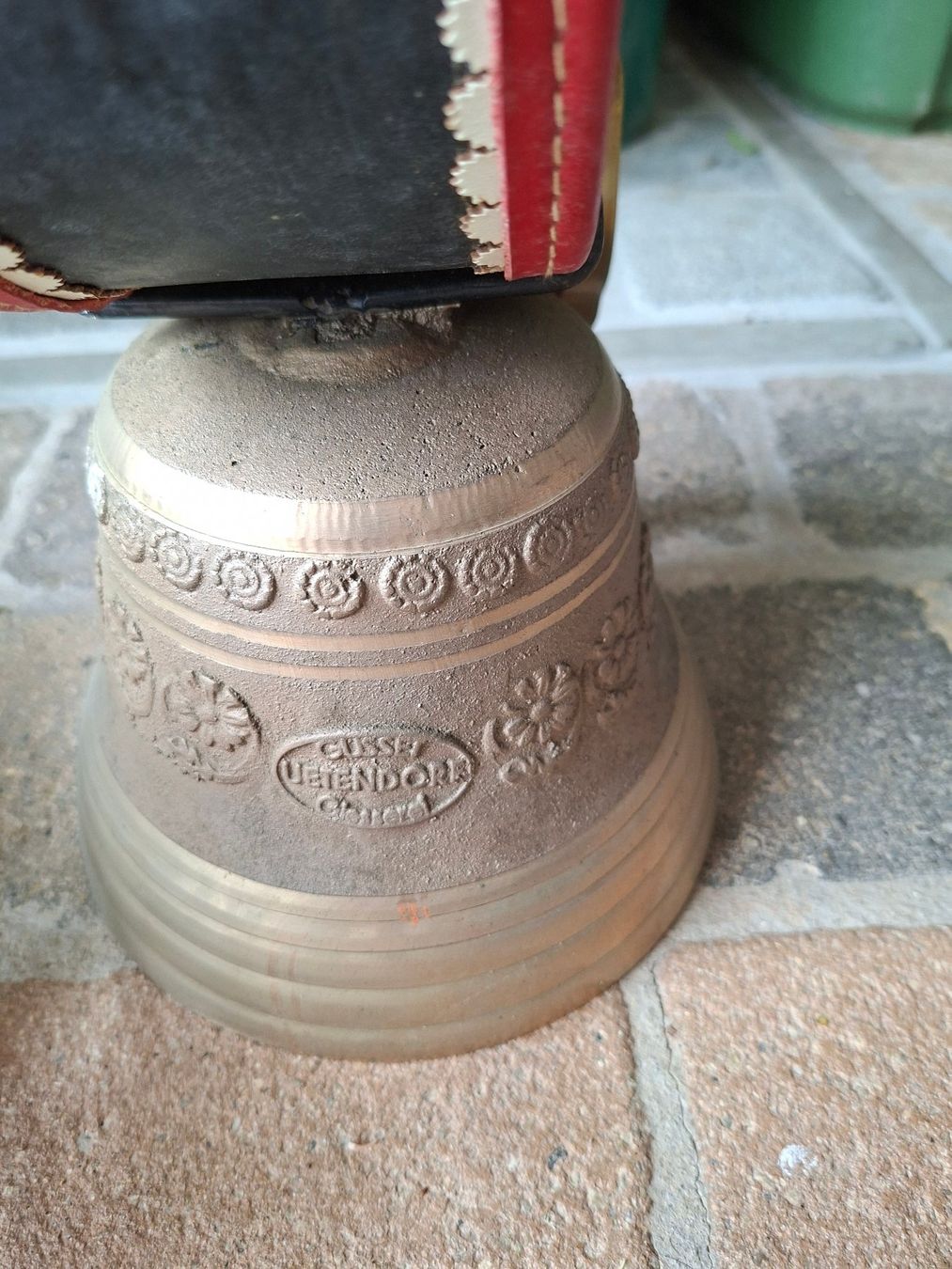 Glocken & Treicheln: Schweizer Kuhglocke mit Leder Halsband – Neu (gemäss Beschreibung) aus Arisdorf von Schnautz02 1