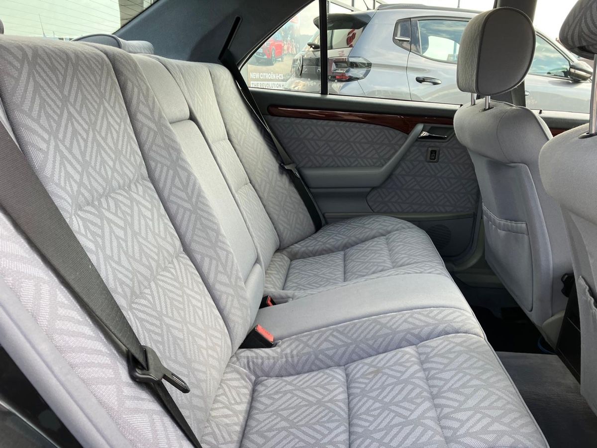 Mercedes-Benz Automobili: Mercedes-Benz C280 – Usato da Cernier venduto da stayfastjeffrey 3