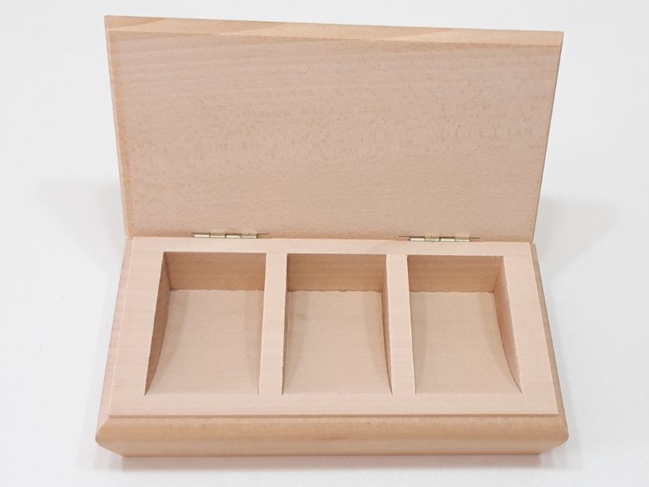 Portagioie: Holzkästchen - Boîte en bois – Nuovo (secondo la descrizione) da Savagnier venduto da Marderuth