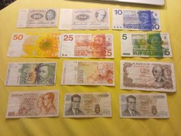 Lot de billets étrangers anciens — Floraux et portraits 🌸