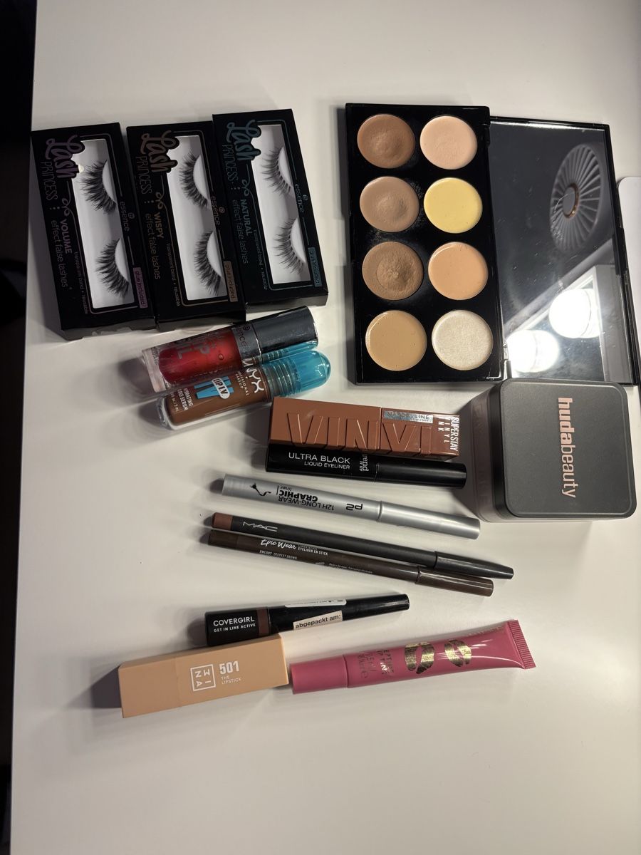 Huda Beauty Make-up: Make-Up Bundle: huda beauty, nyx, mac, etc. – Usato da Merenschwand venduto da selenaaneles 1