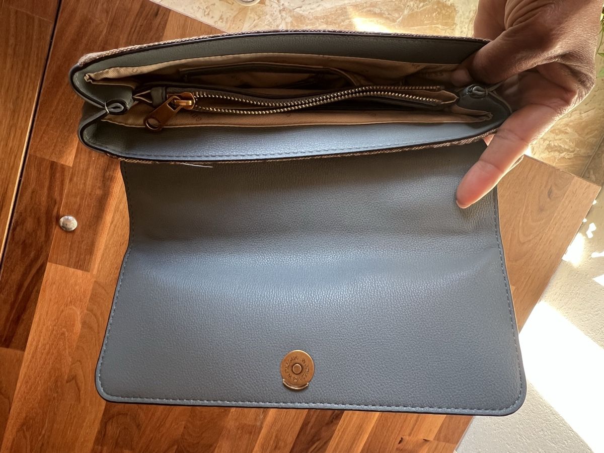 Guess Taschen für Damen: Sac Guess – Neu (gemäss Beschreibung) aus savièse von karukeragwada 3