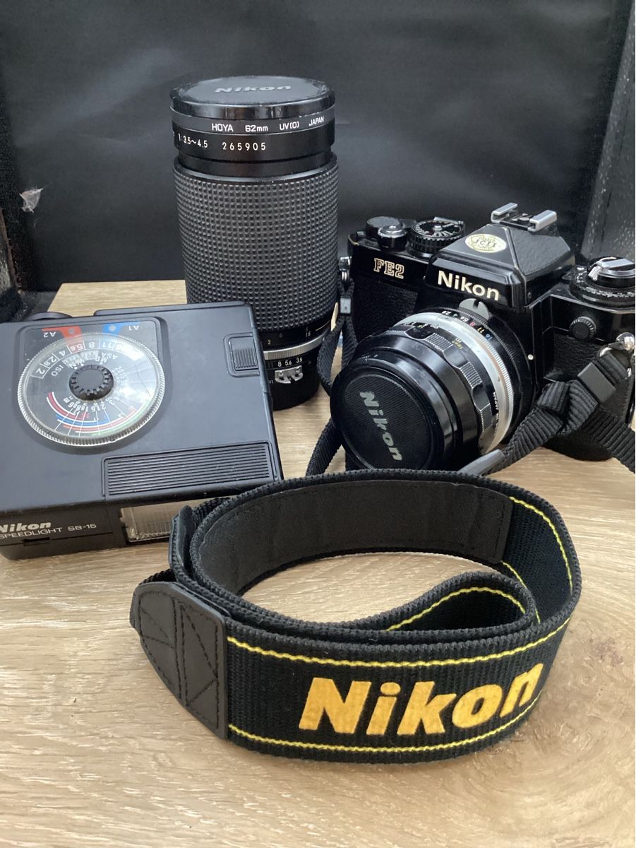 Nikon Fotocamera: Nikon FE2 argentique, objectif Nikkor - – Usato da Agiez venduto da Beve15