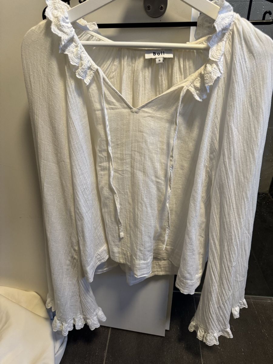 Camicette: Bluse von BOI Copenhagen – Usato da Aathal-Seegräben venduto da mar_k6lw