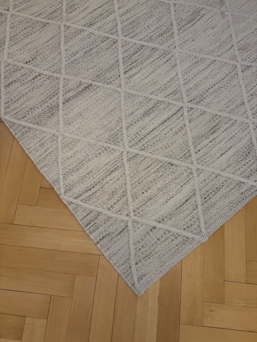 Tappeti: Beige wool carpet with argyle pattern – Usato da Zürich venduto da Hannahli 1