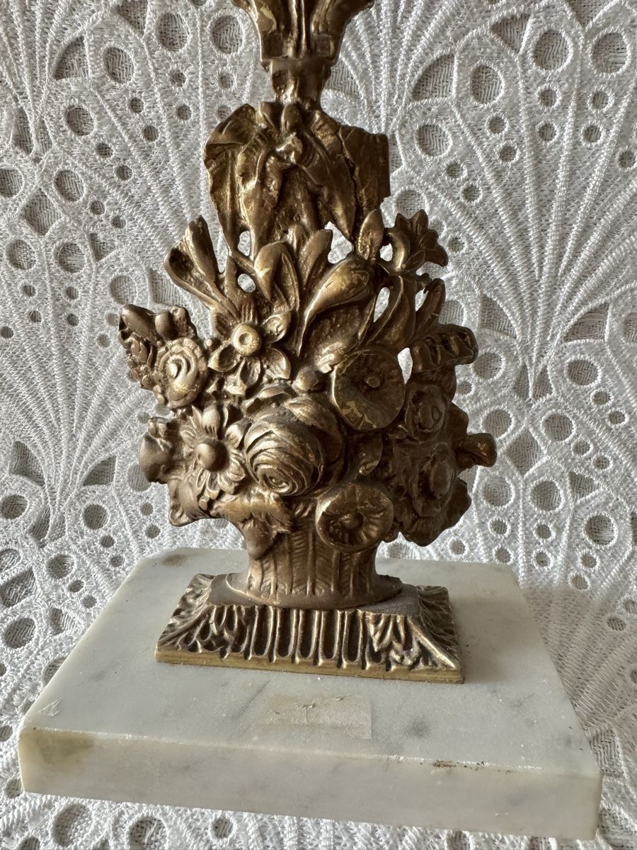 Kerzenständer: Prunkvoller Messing Kerzenständer Floral mit Mamor 38cm – Gebraucht aus Frenkendorf von Only1 4