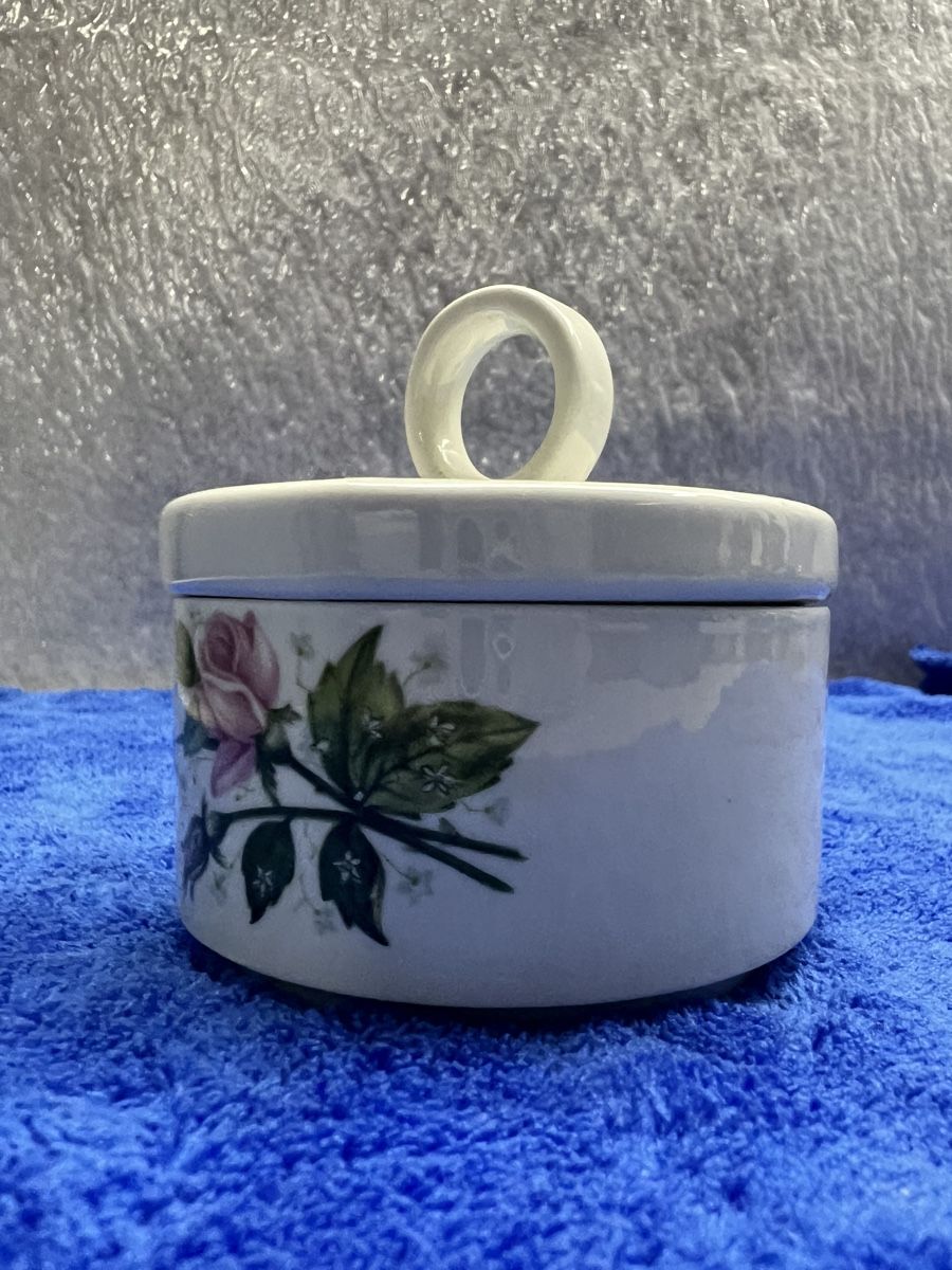 Villeroy & Boch Zuccheriere: Villeroy Bosch, Schmuckdose, Dose mit Deckel, – Usato da Rotkreuz venduto da Migu2012