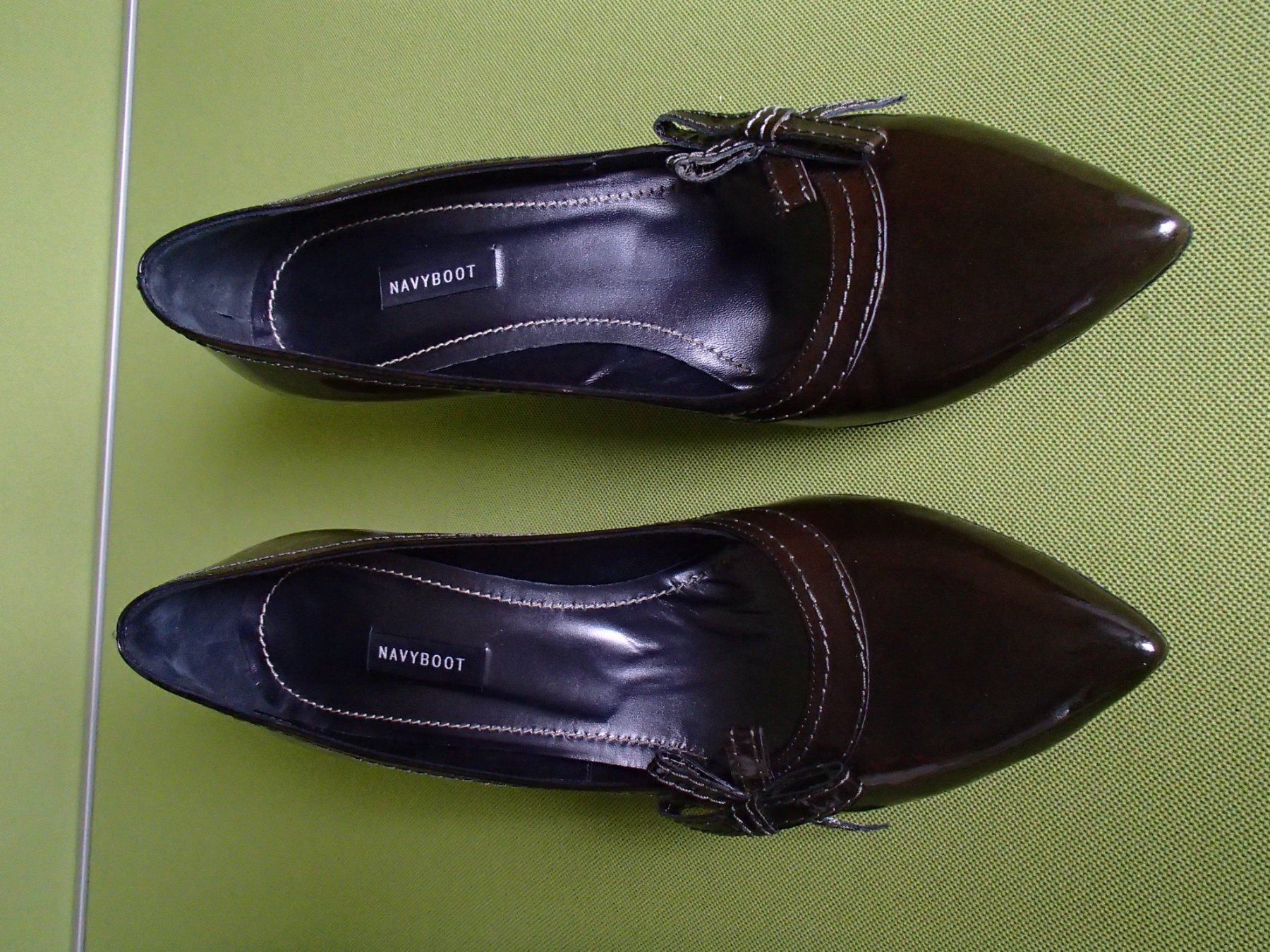 Navyboot Chaussures femmes: neue NAVYBOOT Lack Leder Pumps Gr. 40 – Neuf avec emballage d'origine à Schöfflisdorf par pullux 9