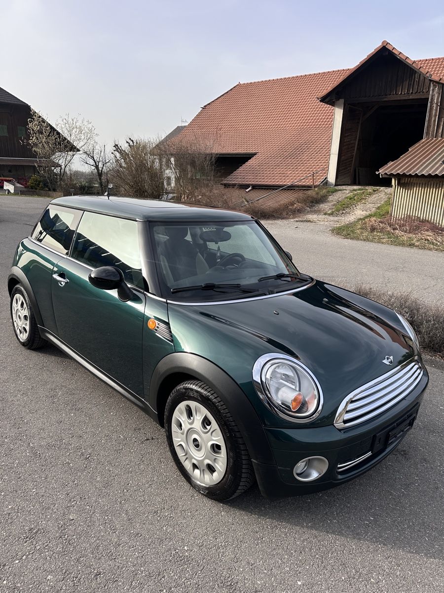 Mini Automobili: Mini Cooper One 1.4 essence – Usato da fribourg venduto da Nikita.0762813663
