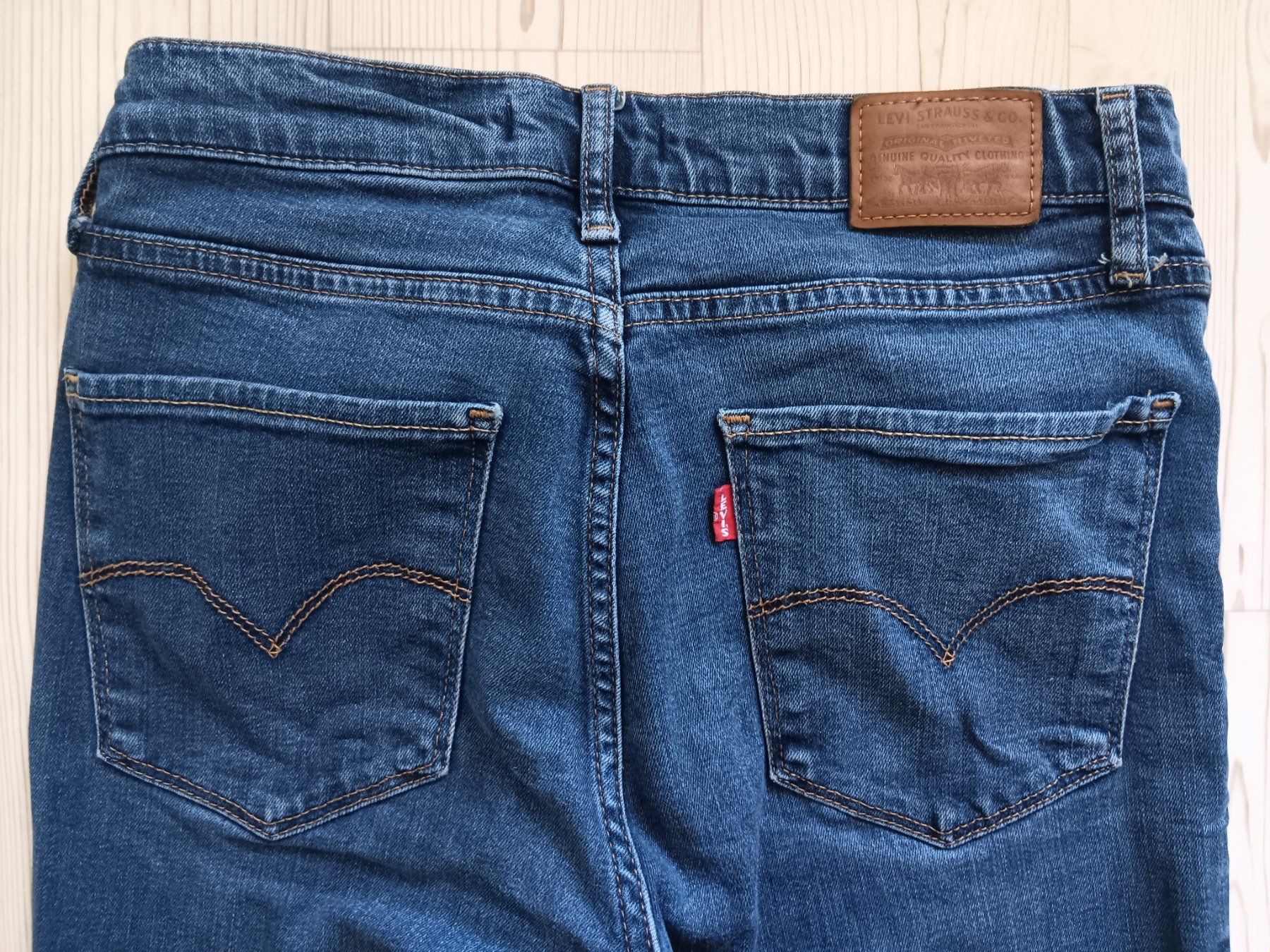 Levi's Jeans: LEVIS 724 Jeans HIGH RISE STRAIGHT taille / Grosse 29 – Gebraucht aus Cossonay-ville von Super-Price-Quality 6