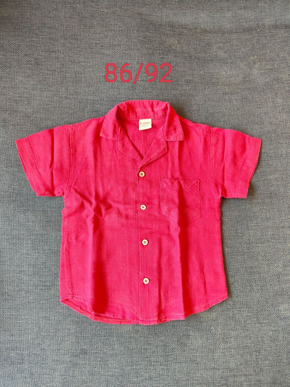 Camicie, T-shirt & Polo: Gr. 86/92 kurzarm Hemd Rot (nicht Pink!) – Usato da Sursee venduto da lou19