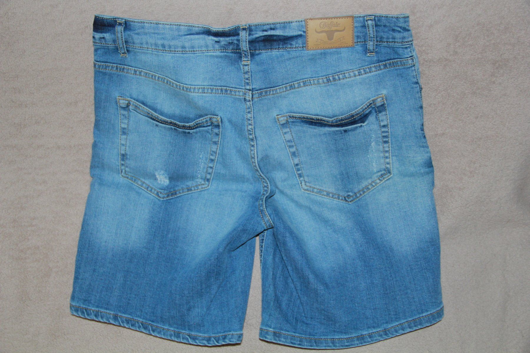 Buffalo Jeans: Short en jeans Buffalo – Gebraucht aus satigny von cara68 1