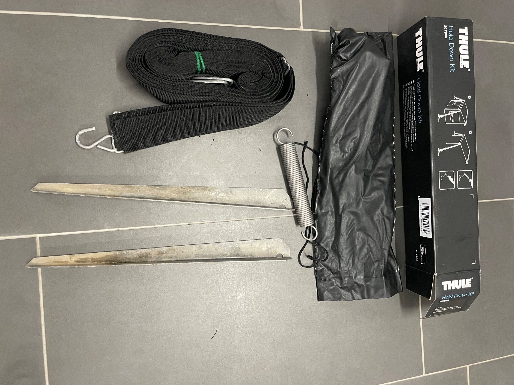 Thule Autres accessoires pour camping: Thule Sturmband Hold down Kit – D'occasion à Ostermundigen par aucuneidee 2
