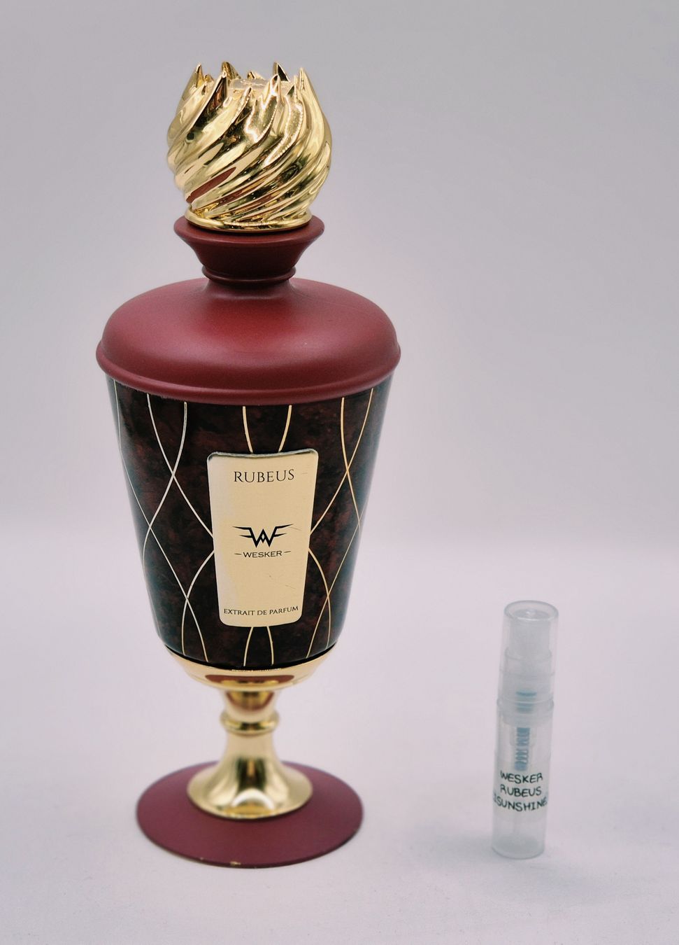 Profumi & Eau de Toilette: 2 ml RUBEUS WESKER EXTRAIT ABFÜLLUNG – Nuovo (secondo la descrizione) da St. Gallen venduto da CaliSunshine
