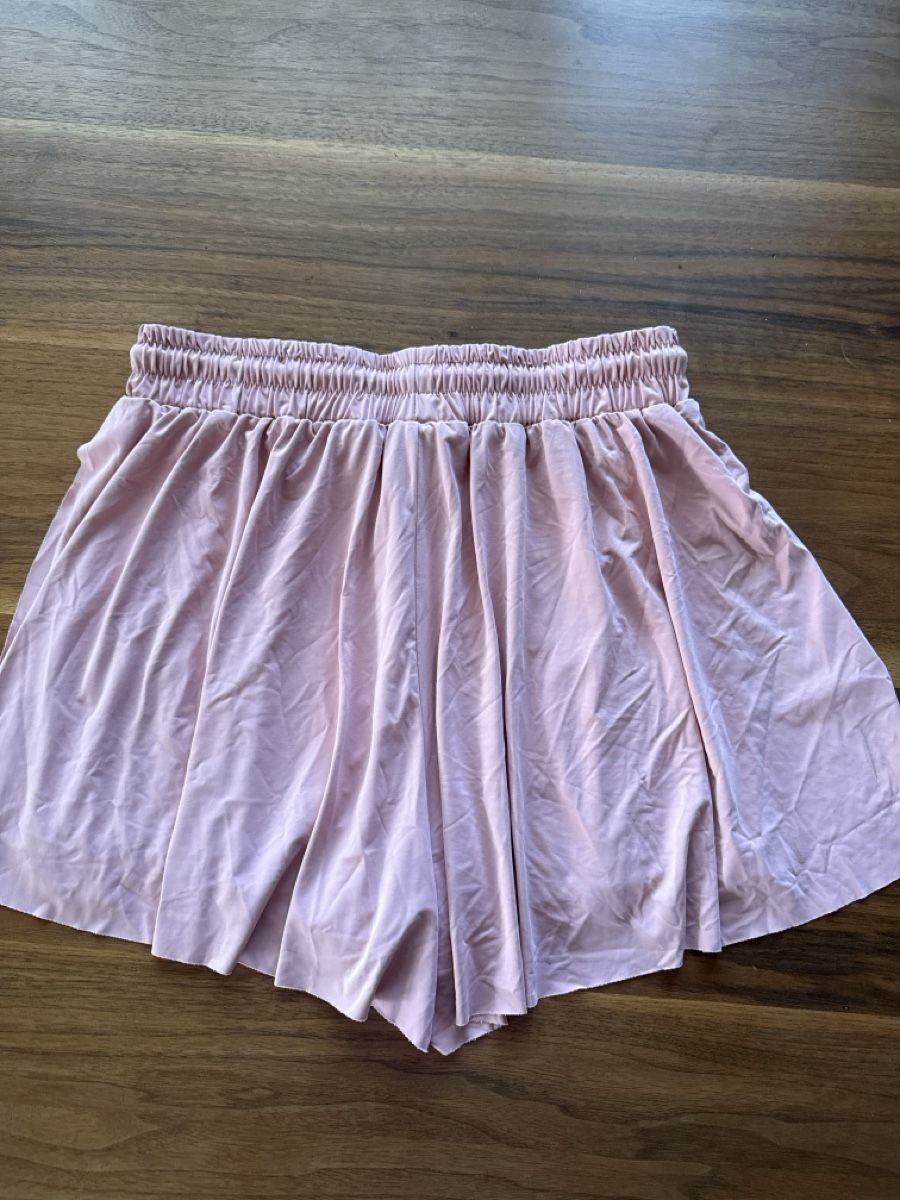 Stradivarius Pantalons: Sport Shorts Stradivarius rosa  – Neuf (Voir description) à Langenthal par Carmenweberr 2