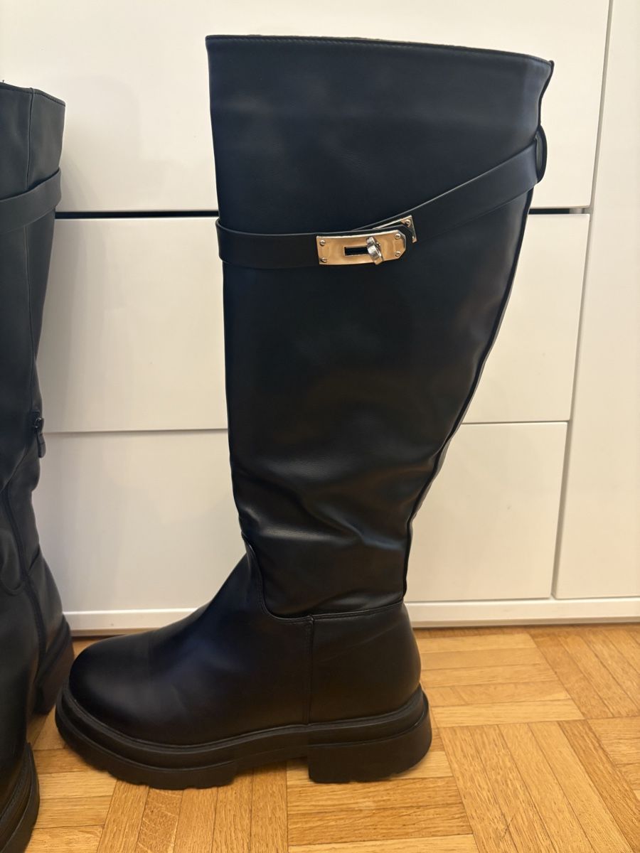Scarpe da donna: Schwarze Hohe Chunky Boots, 40-41 – Usato da Basel venduto da lolushka 1