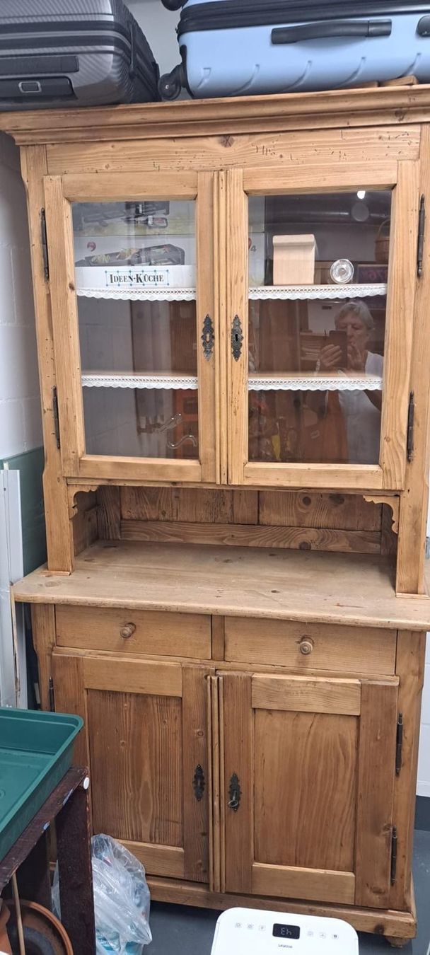 Credenze: Antiker Buffet-Schrank – Usato da Zwingen venduto da inf_2blh