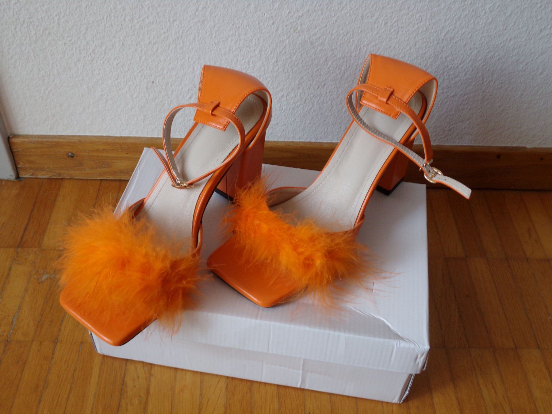 Scarpe da donna: Damen Schuhe Pumps orange Gr. 40 – Usato da Winterthur venduto da Jessi_di 3