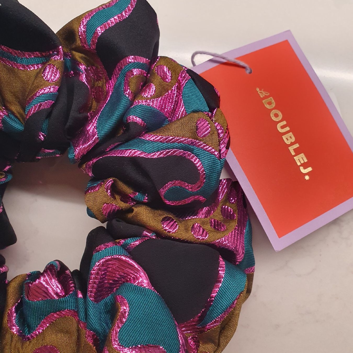 Accessori per capelli: Chouchou DoubleJ Giga Neuf avec étiquette – Nuovo e nell'imballaggio originale da Corcelles-le-Jorat venduto da Fashion_Unfold