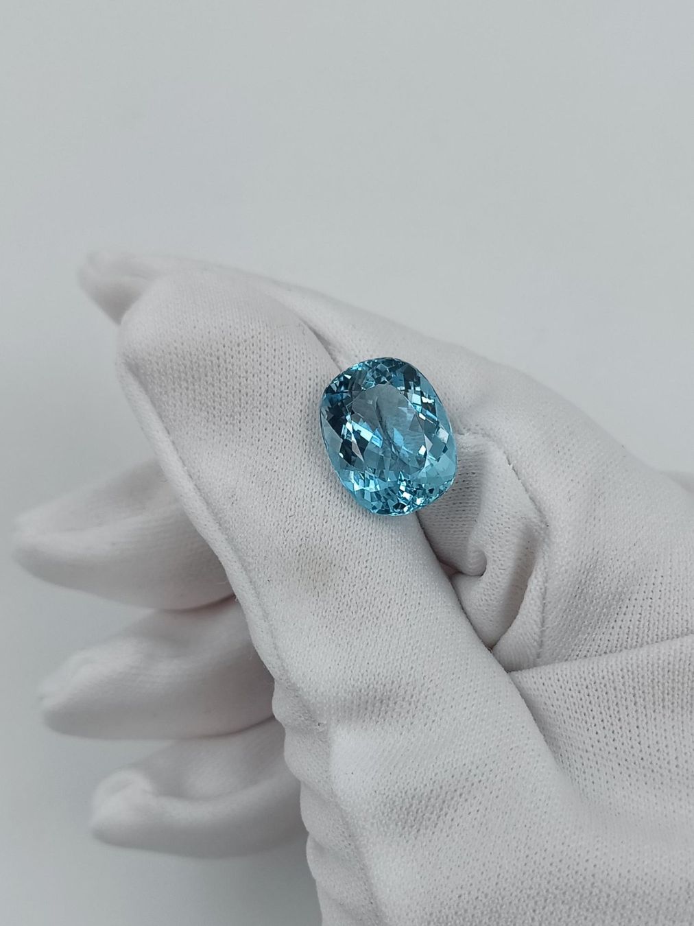 Pietre preziose: 1 FUNKELNDER AQUAMARIN 10.70 CT. – Usato da Luzern venduto da EdiGem 9