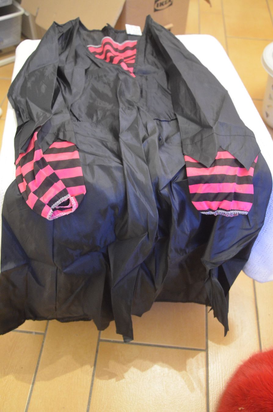 Costumi: TAILLE 146 - HEXE FASTNACHT – Usato da Chiasso venduto da Dolly015