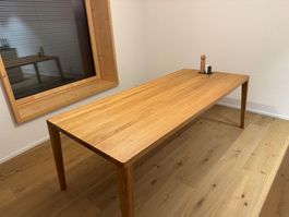 Wunderschöner Bolia "Graceful" Esstisch - so gut wie neu.