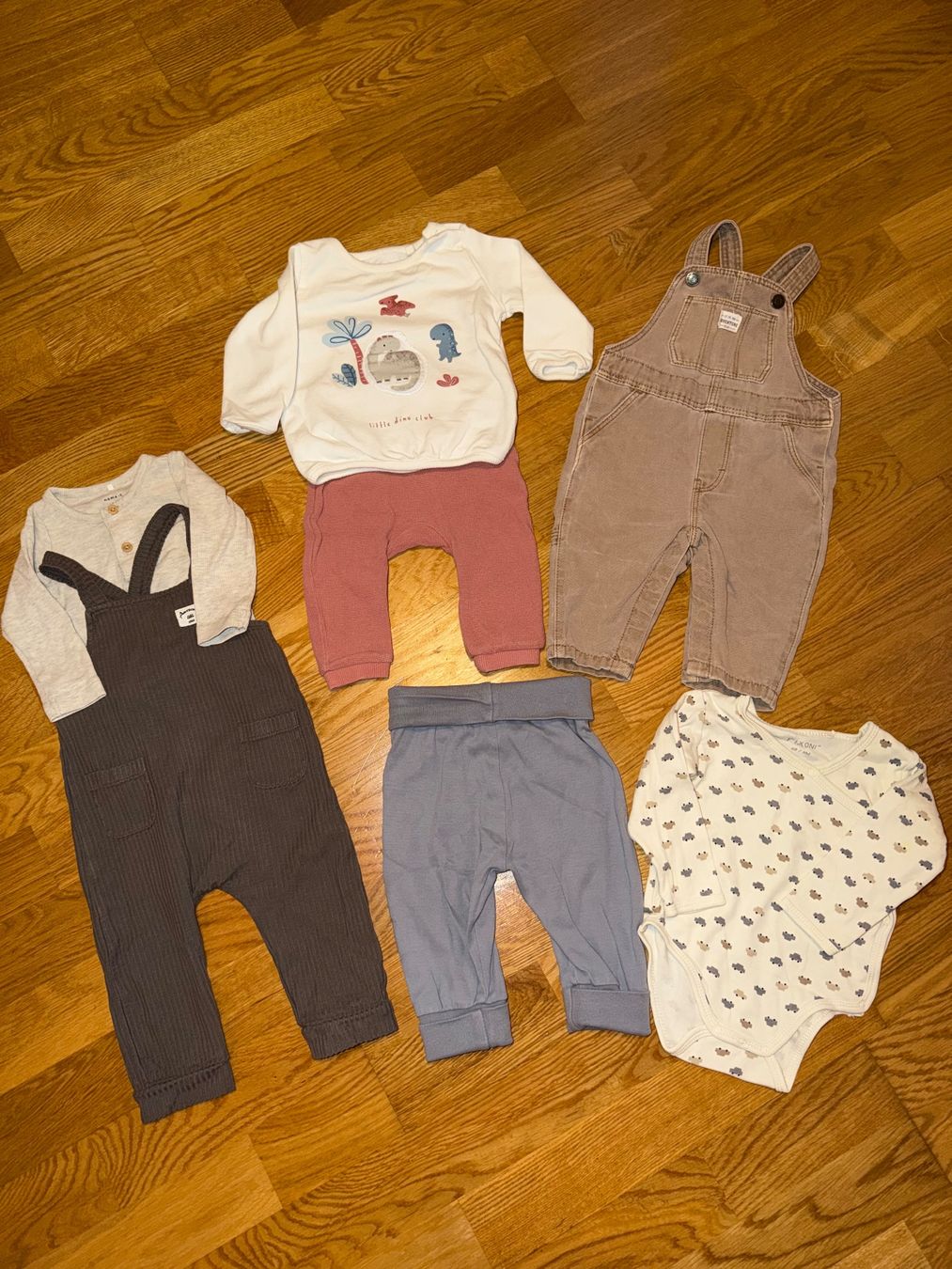 Lotti & Set di vestiti: Baby Junge Kleiderpaket gr 68 – Usato da Rubigen venduto da kam_nr7r