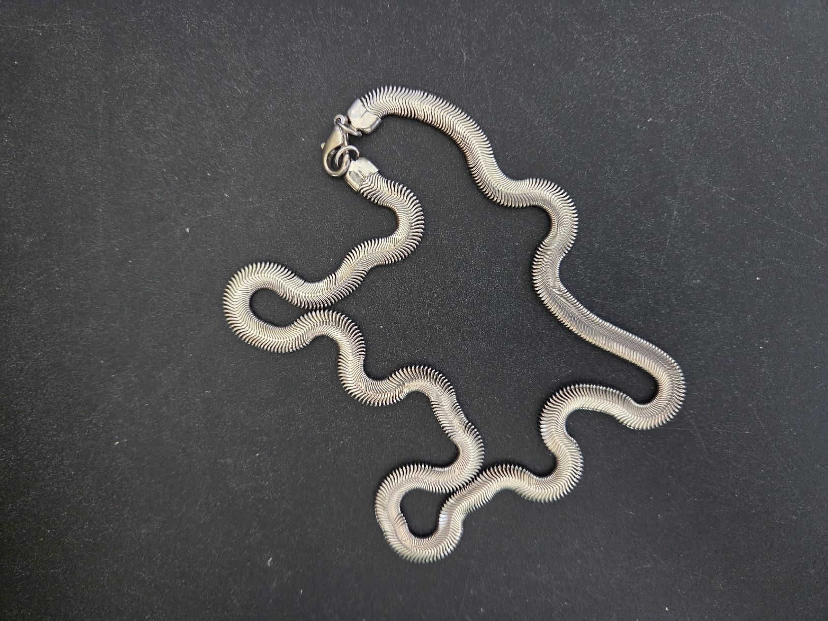 Catenine: Collier argenté, très fin maillage mobile – Usato da Territet venduto da Cenh 2