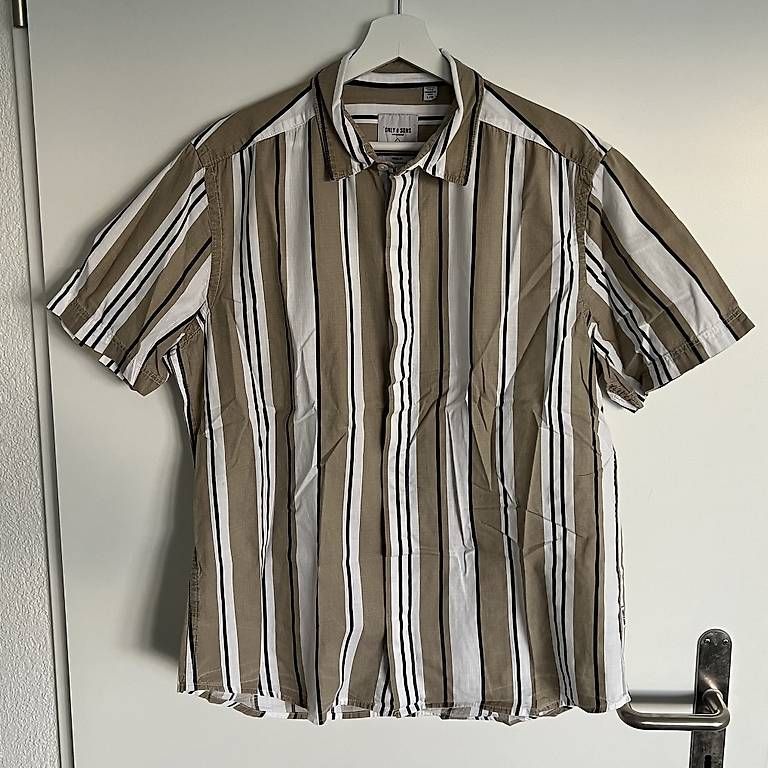 Hemden: Gestreiftes Hemd von Only & Sons, Grösse L – Gebraucht aus Neerach von twerner1