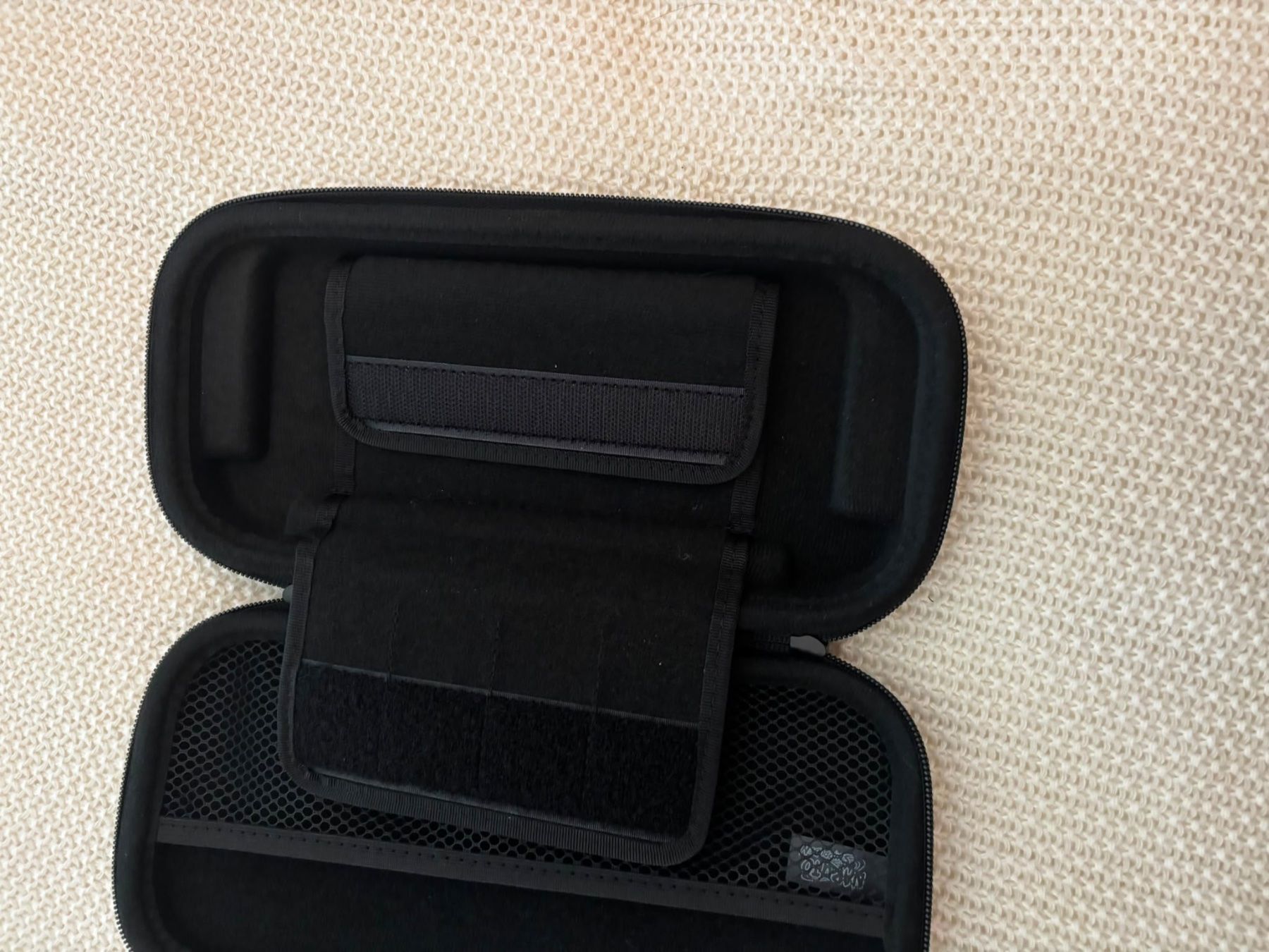 Sacs & sacs à dos: Nintendo Switch Aufbewahrungs-Box – D'occasion à Eglisau par Marc_J. 3