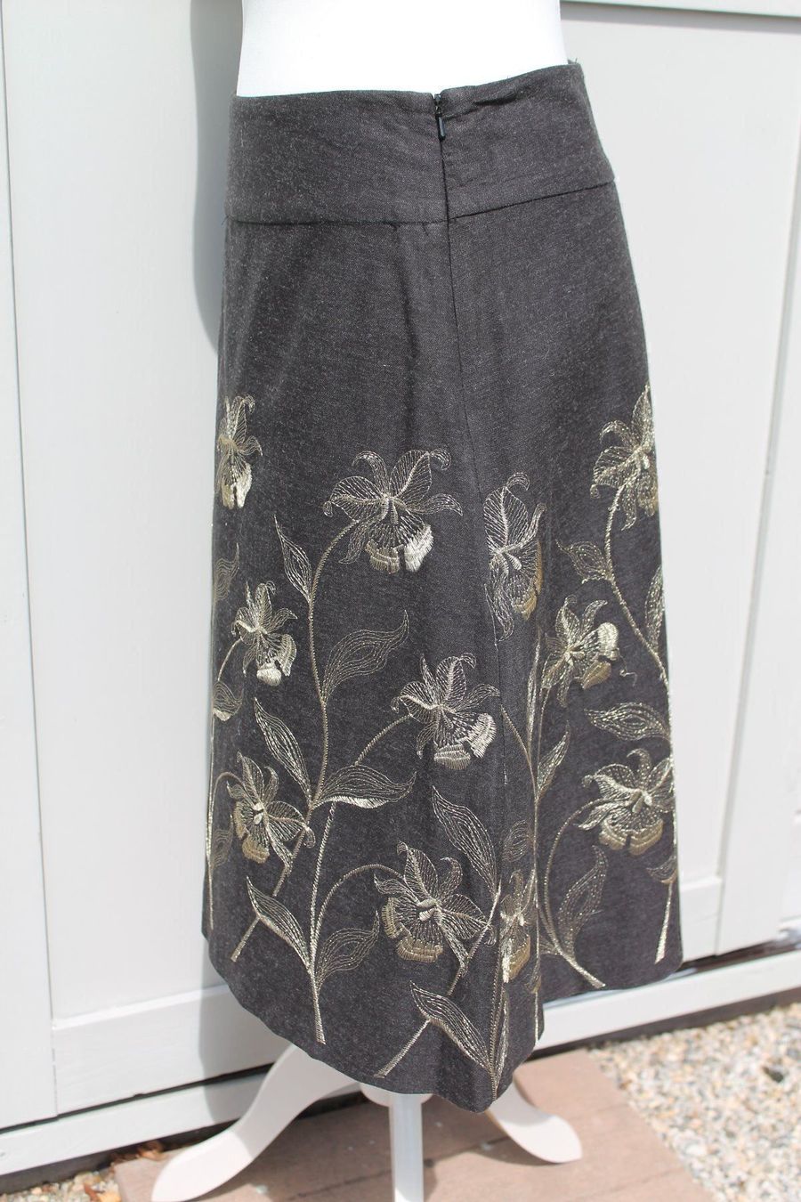 Vila Gonne: Jupe motifs dorés fleurs VILA new – Nuovo (secondo la descrizione) da Agiez venduto da chouchanelle 3