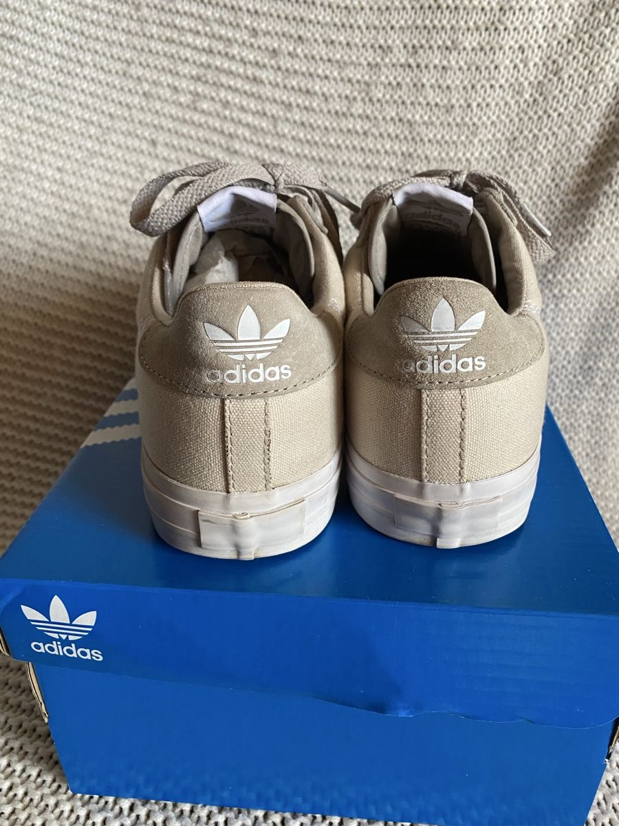 Adidas Scarpe da uomo: Adidas Continental 40 Beige en toile – Usato da Geneve venduto da Monthoux13 2
