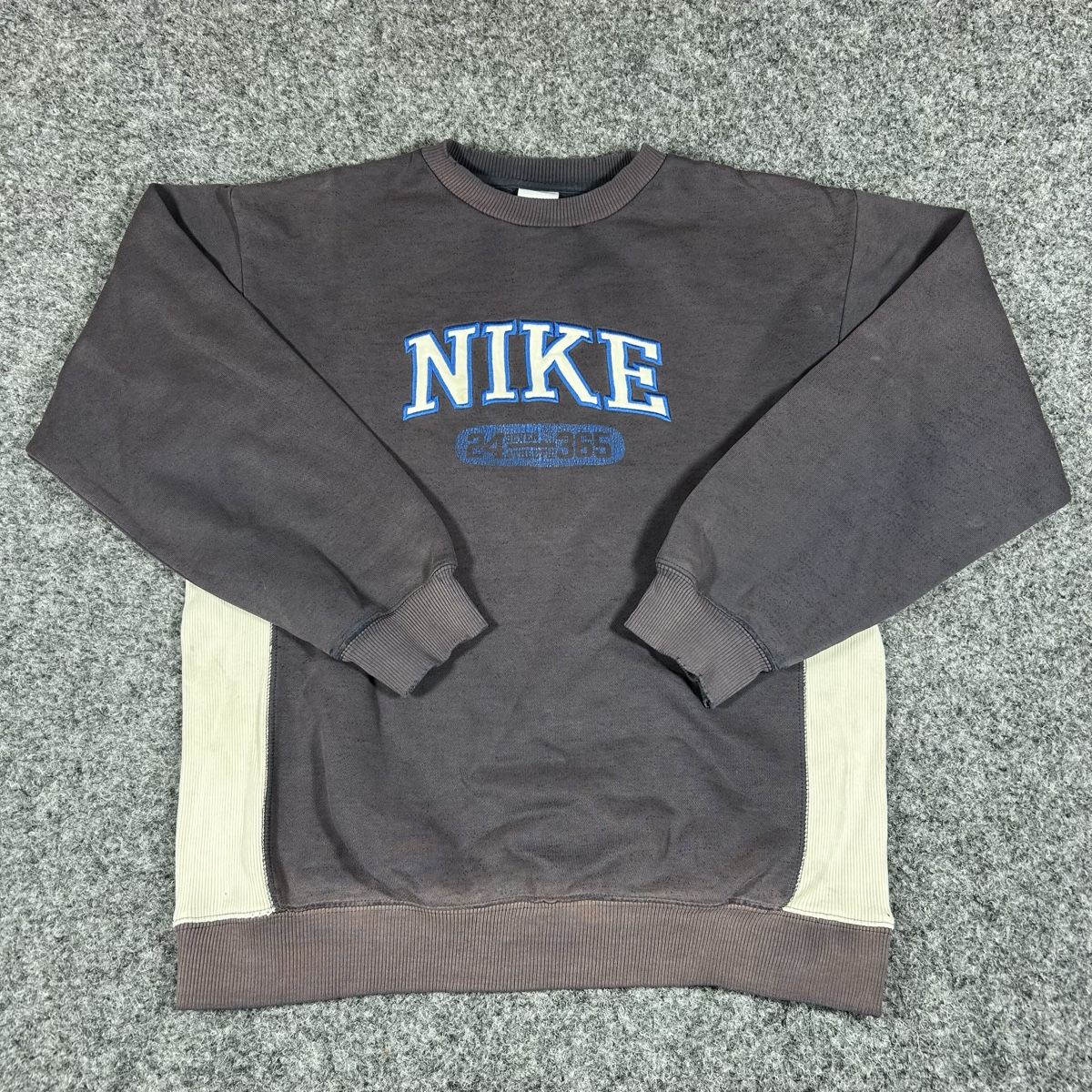 Maglioni & Felpe: Nike 00s – Usato da La Sagne NE venduto da Matlasape