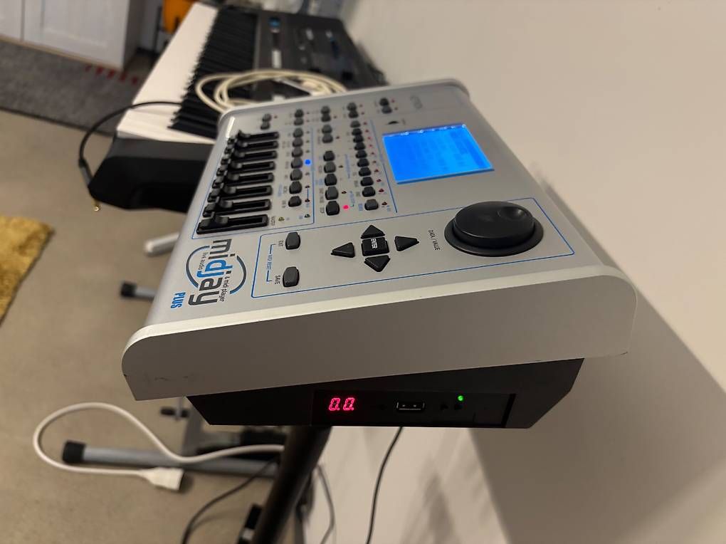 Strumenti musicali: KERON MIDJAY PLUS – Usato da Frauenfeld venduto da Zoltan63 2