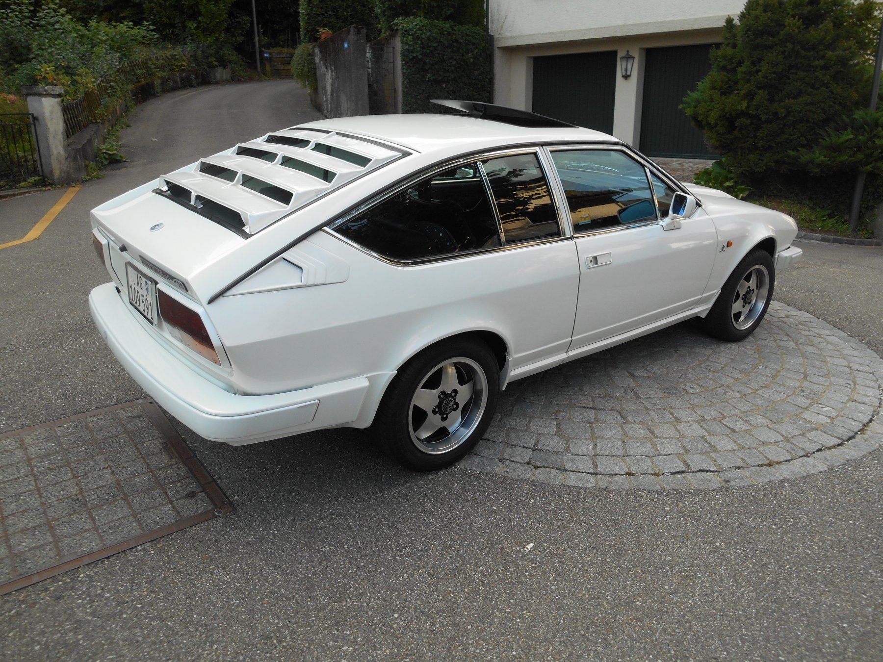 Alfa Romeo Automobili: alfa romeo gtv 6 – Usato da Nussbaumen AG venduto da Zahnpasta01
