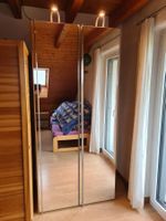 Spiegelschrank mit Beleuchtung und Auszügen