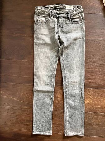 Diesel Jeans, Gr. W26 / L32, grau - neuwertig